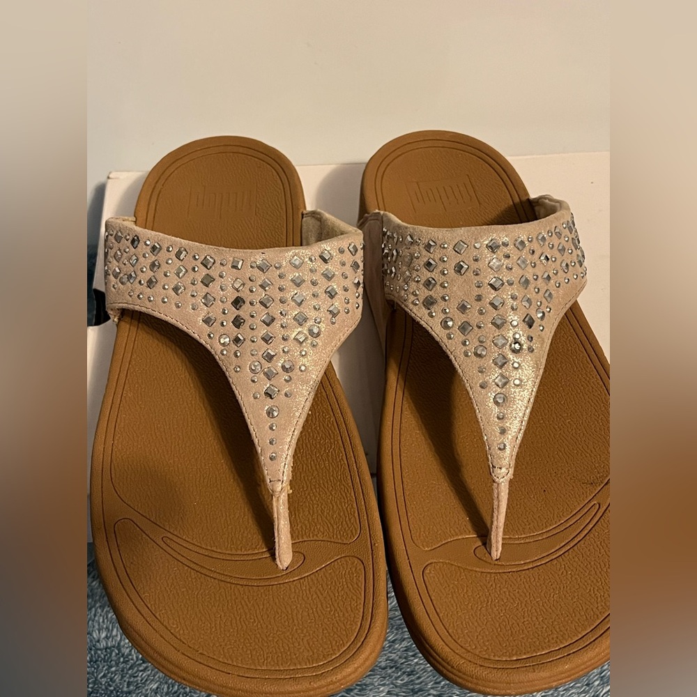 FitFlop Nude  Suede Rhinestone Thong Sandals size 9 - Picture 8 of 9